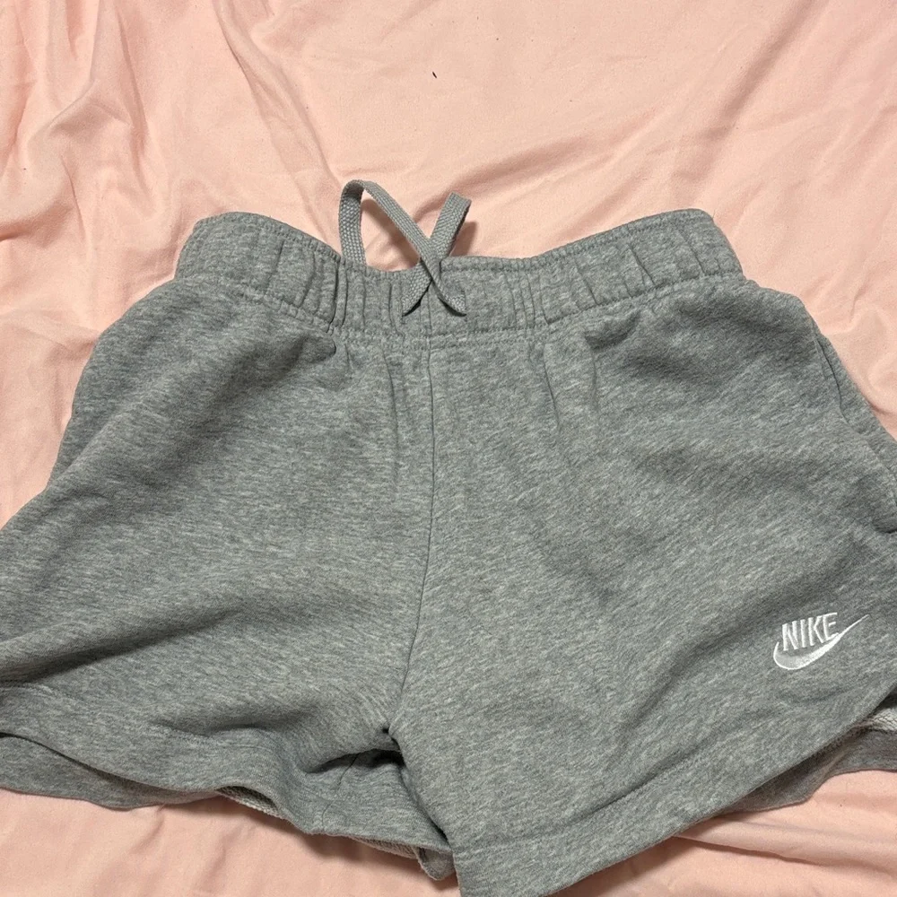 Nike Women’s Sweatshorts XS - Picture 1 of 3